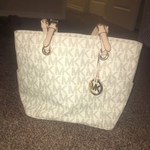 Michael Kors Authentic Jet Set tote in Vanilla